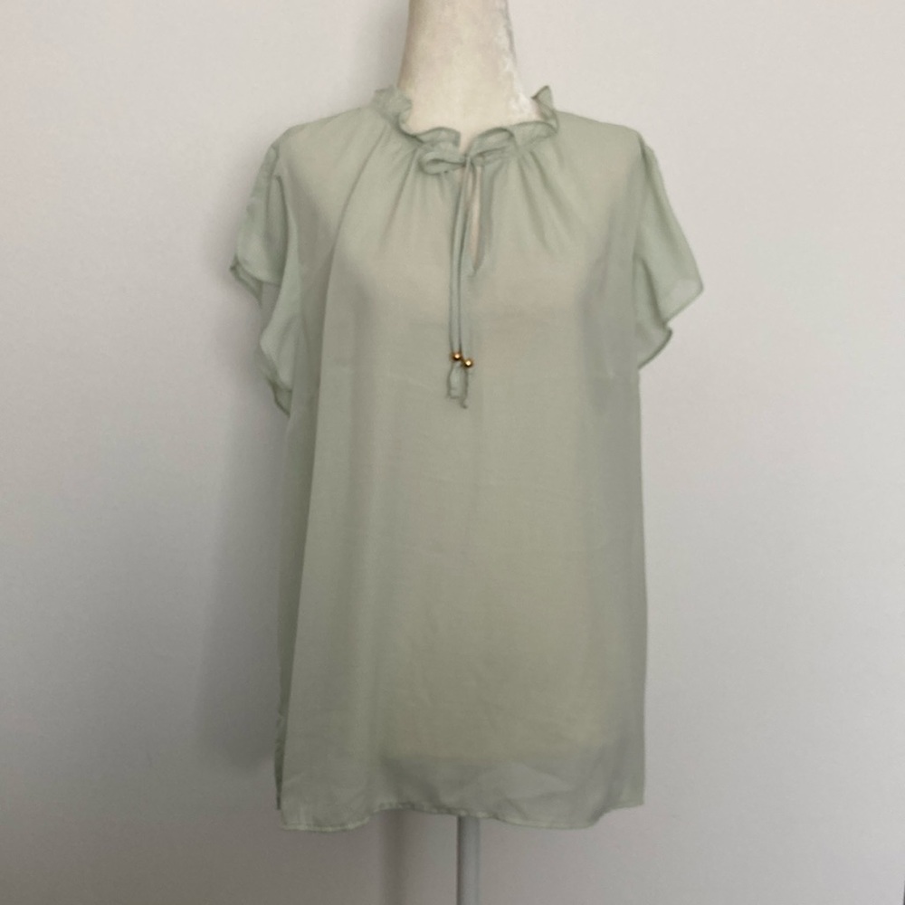 Liz Claiborne Sheer Short Sleeve with Ruffled Neckline Geometric Pattern Top